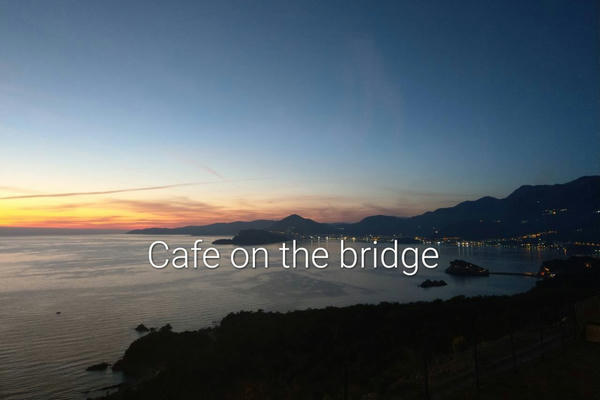 Cafe on the bridge